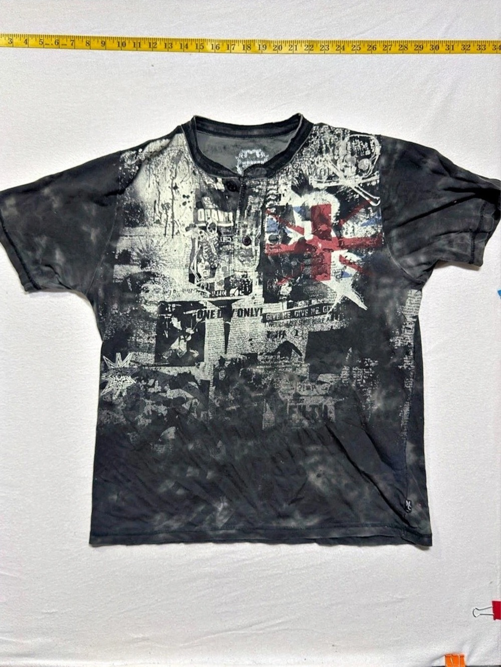 Modern culture vintage grunge y2k Graphic Henley in Black & Gray Large